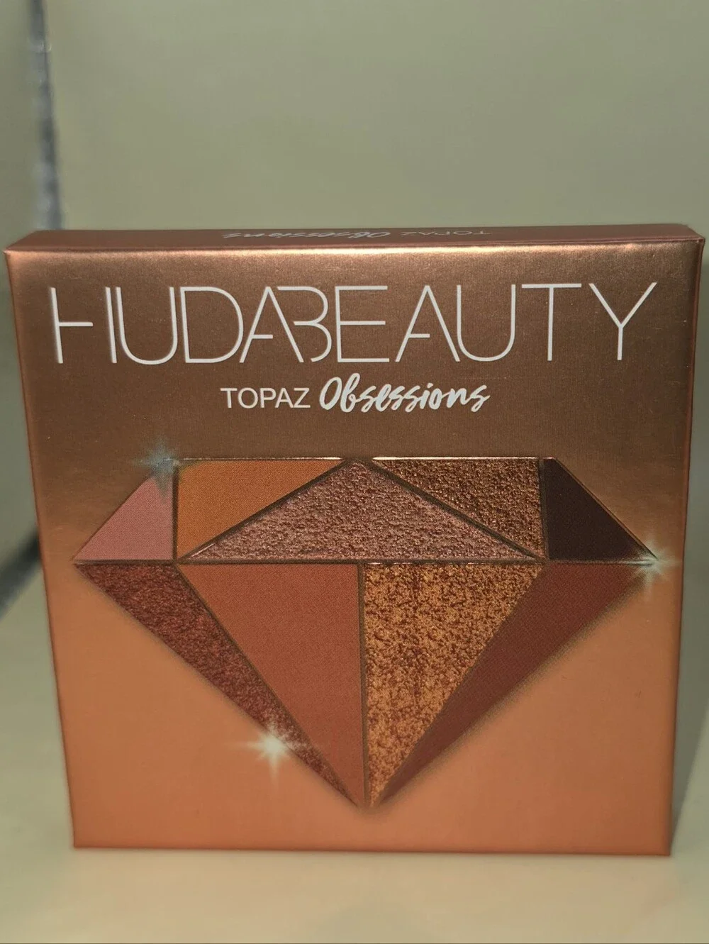 HUDA BEAUTY Topaz Obsessions Eyeshadow Palette